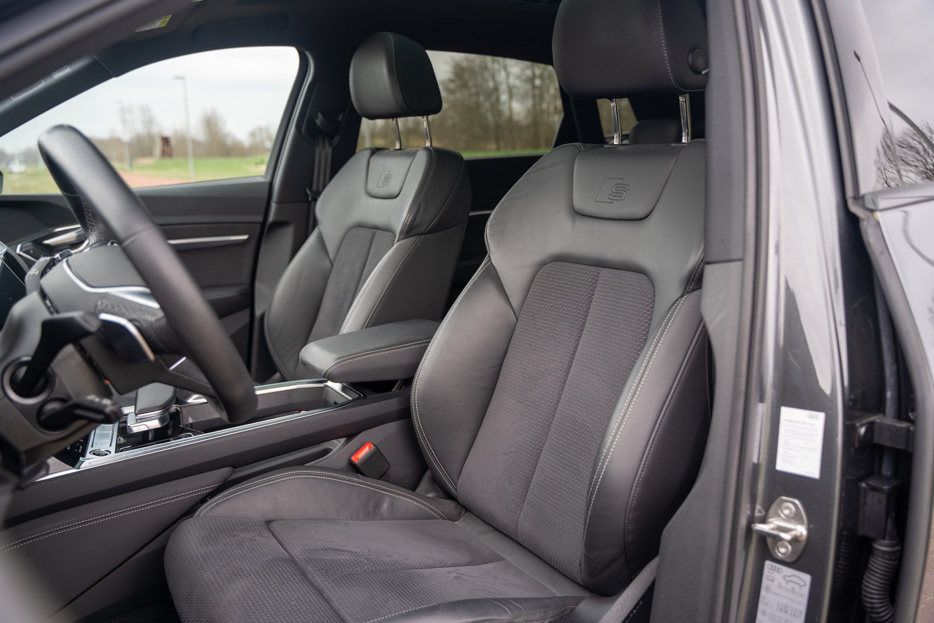 Gallery gallery_images_3_1_1760003665137268650.jpg  | The Car Gallery