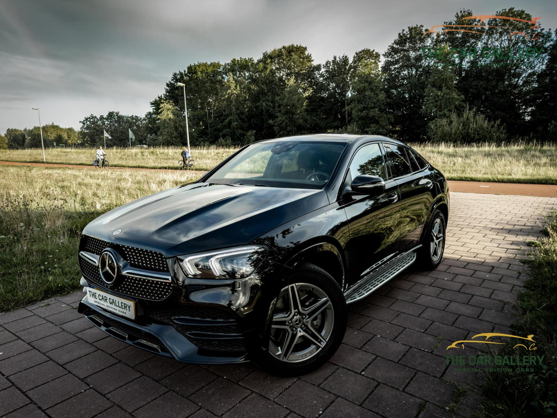 Mercedes-Benz GLE Coupé 350 e 4MATIC Premium AMG 47909985-0.jpg | The Car Gallery
