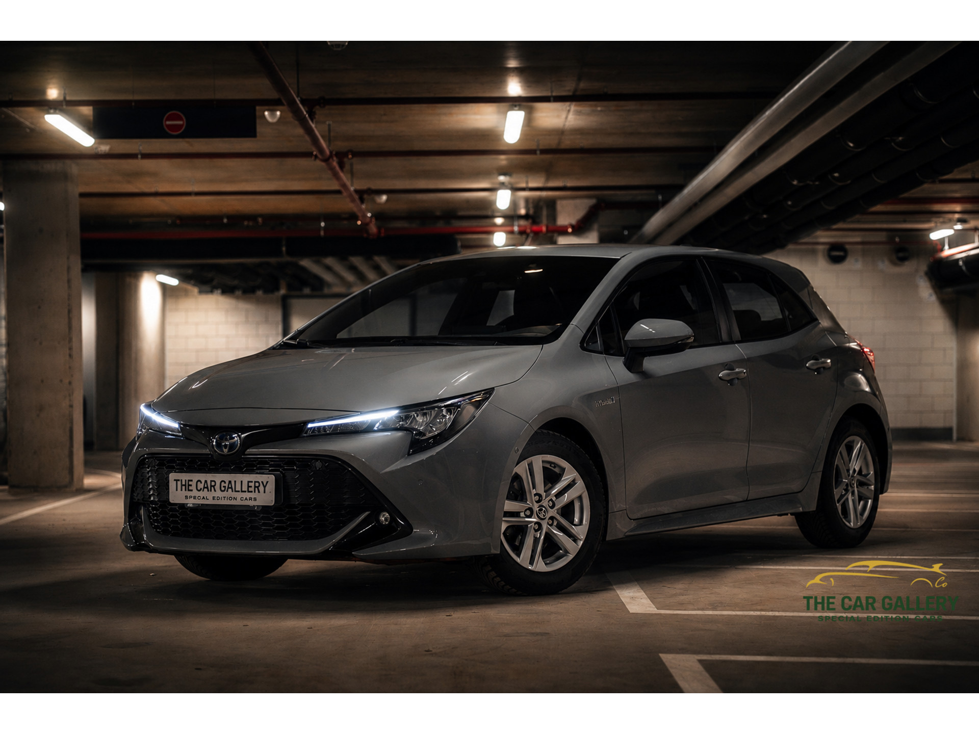 Toyota Corolla 1.8 Hybrid Dynamic | Nardo Grey |Camera 53474484-0.jpg | The Car Gallery